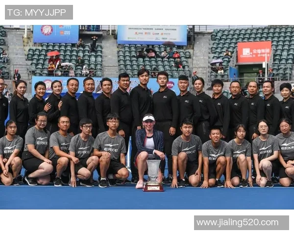 赛后分析：深圳网球队与杭州网球队在比赛中的战术灵活性对比